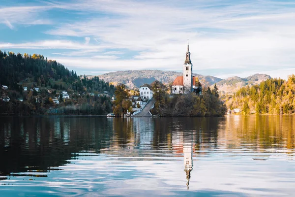 Lake Bled in the Alpine mountains — Stock Photo, Image