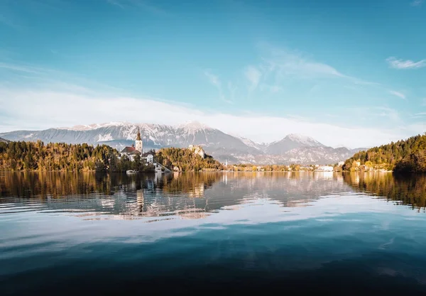 Lake Bled in the Alpine mountains — Stock Photo, Image