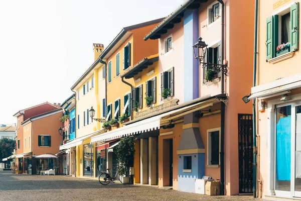 Tourist district of the old provincial town of Caorle in Italy — Stock Photo, Image