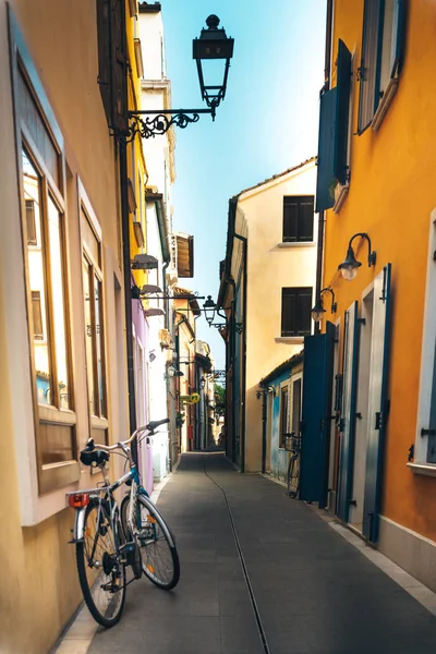 Tourist district of the old provincial town of Caorle in Italy — Stock Photo, Image