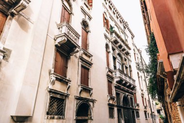 İtalya eski Venedik sokaklarında