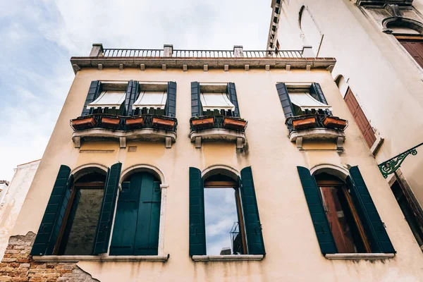 Las antiguas calles de Venecia de Italia — Foto de Stock