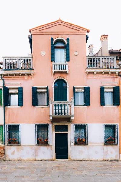 Las antiguas calles de Venecia de Italia — Foto de Stock