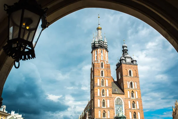 Architektonicznych atrakcji turystycznych w zabytkowym placu Kr — Zdjęcie stockowe