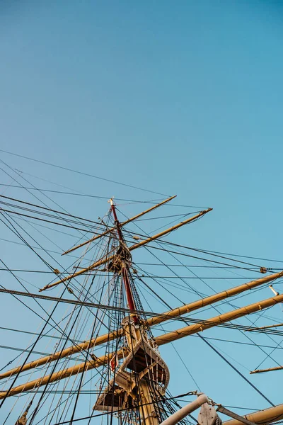 Old sailing ship, frigate at anchor in the port — Stock Photo, Image