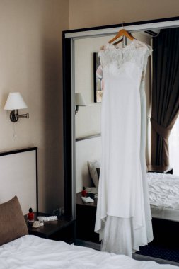 Düğün gününde mükemmel gelinlik.