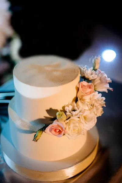 부부의 결혼식에서 케이크 — 스톡 사진