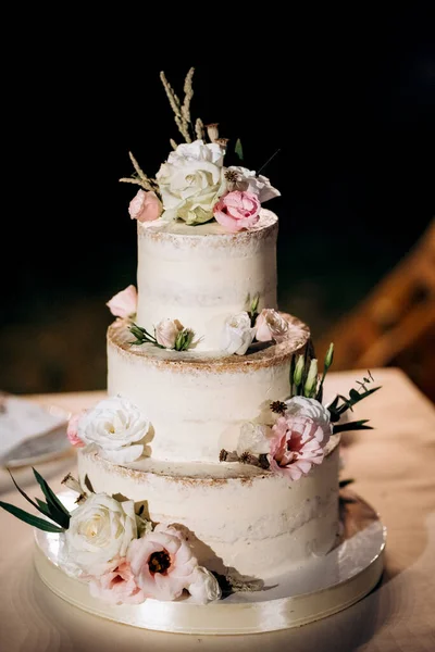 Hochzeitstorte Bei Der Hochzeit Des Brautpaares — Stockfoto