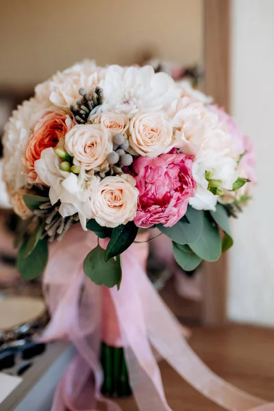 Свадебный Букет Свежих Цветов — стоковое фото