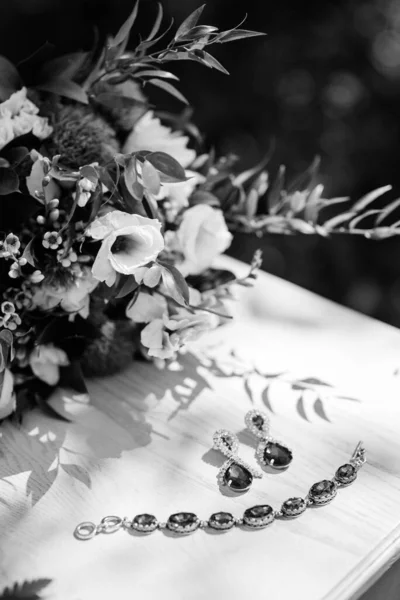 Bouquet Casamento Elegante Flores Naturais Frescas Vegetação — Fotografia de Stock