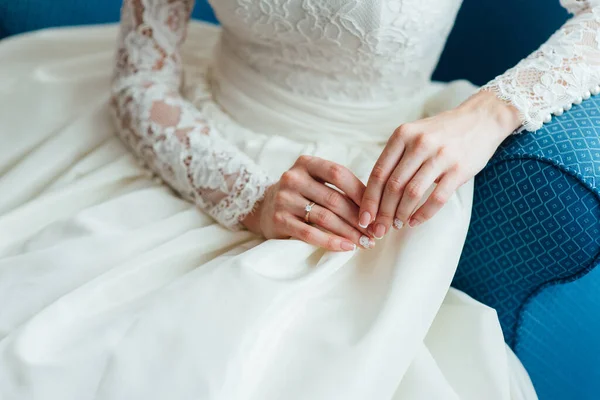 Öltöztesd Fel Menyasszony Egy Esküvői Ruha Fűző Fűző — Stock Fotó