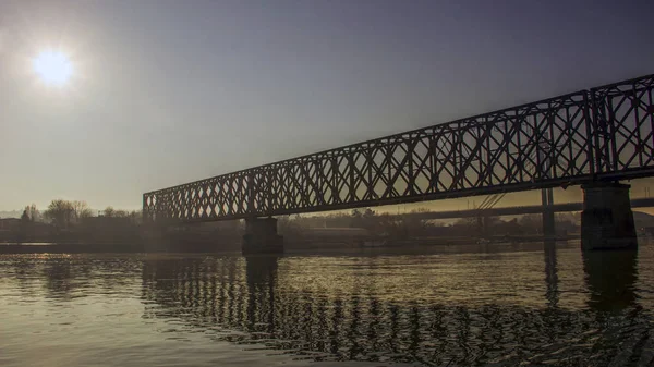 Belgrado Serbia Una Silueta Del Antiguo Puente Ferroviario Que Cruza — Foto de Stock