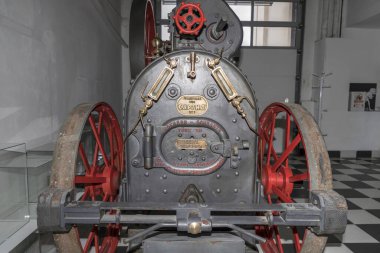 Lokomobil taşınabilir buhar motoru