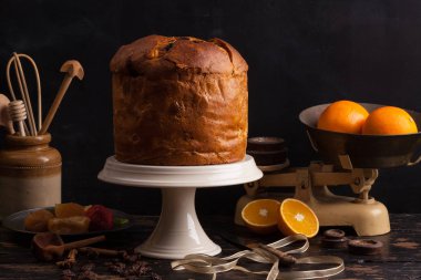 Panettone. Geleneksel İtalyan Noel kek.