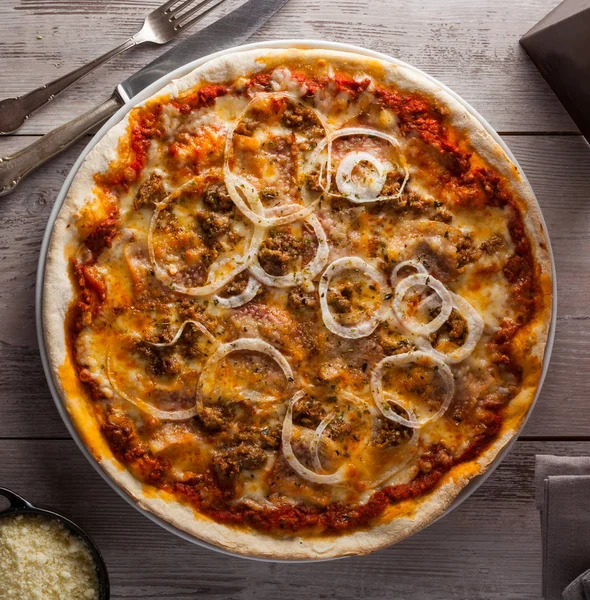 Zelfgemaakte barbecue pizza — Stockfoto