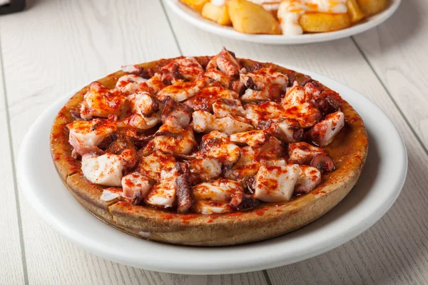 Pulpo servido al estilo gallego — Foto de Stock