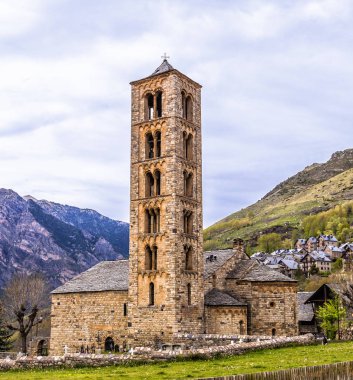 İspanya Katalonya Bohi Vadisi Romanesk kilise.