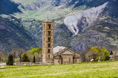 İspanya Katalonya Bohi Vadisi Romanesk kilise.