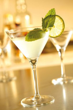 Martini mojito Bar'da
