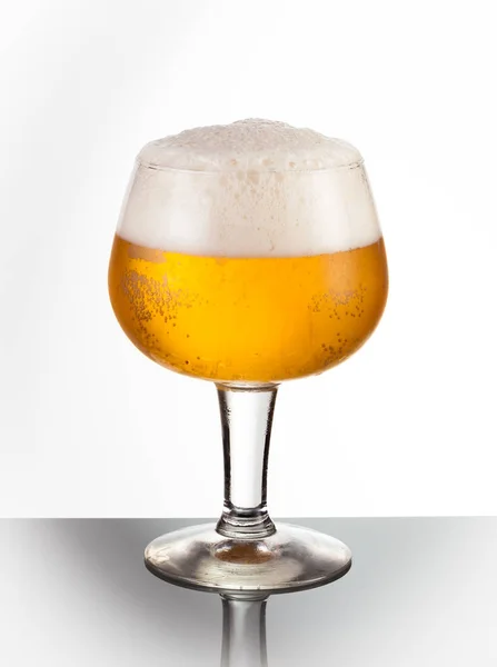 スニフター グラス ビール — ストック写真