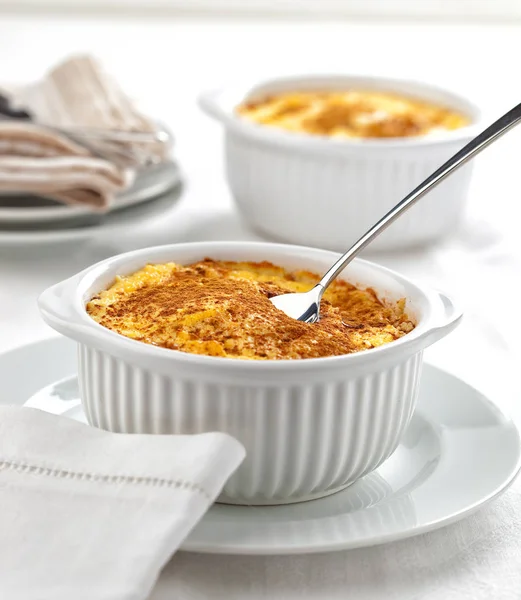 Tatlı vanilyalı muhallebi