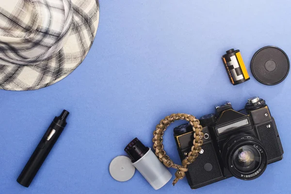 Översiktsvy av resenärens tillbehör, platt låg fotografi av resor-konceptet — Stockfoto