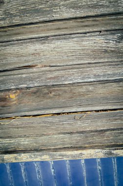 Kaba detay fotoğraf portre Doğal dokulu grungy çizgili desenler ile eski ahşap üzerinde yıpranmış