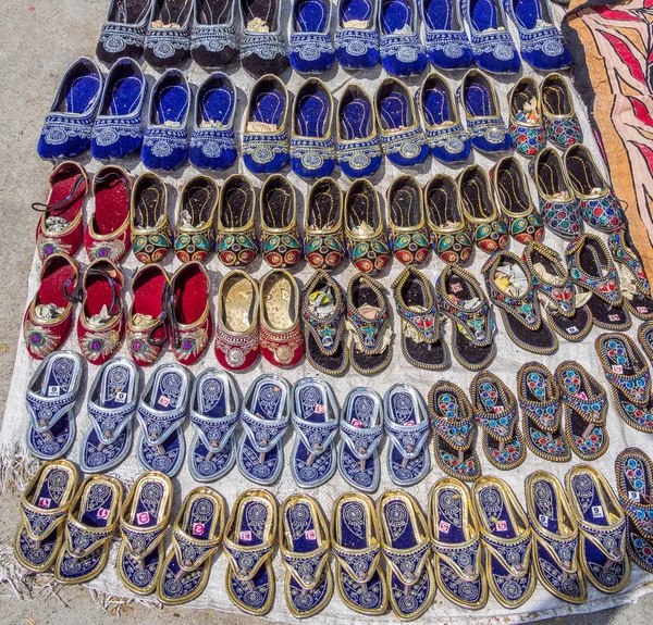 Shoes collection at the market — Stock Photo, Image