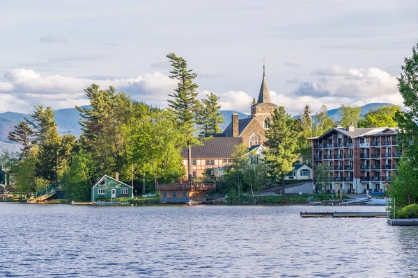 Lago Espelho da aldeia Lake Placid — Fotografia de Stock