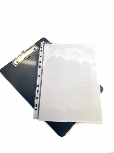 Planchette Isolate Fondo Bianco Cartella Lavoro Ufficio Compressa Con Carta — Foto Stock