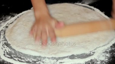 Şef ham pizza hamuru rulo