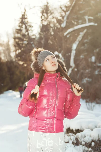 Retrato de menina no inverno — Fotografia de Stock