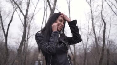 kadın cep telefonu şehir üzerinde söz