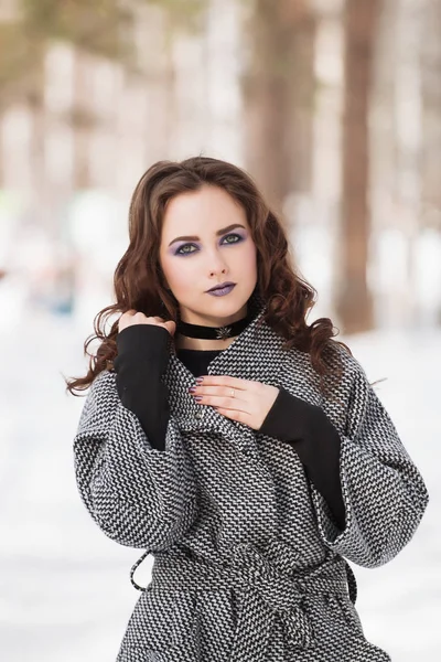 The girl with the makeup in winter portrait — Stock Photo, Image