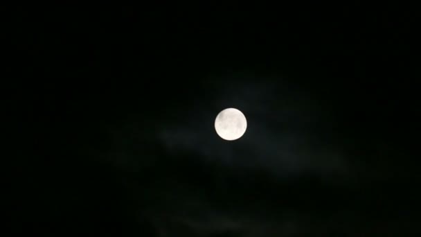 Nachthimmel mit Mond und Wolken — Stockvideo