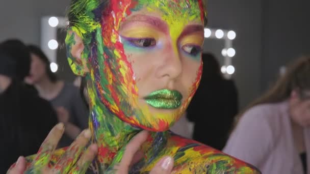 Chica arte maquillaje acuarela — Vídeo de stock