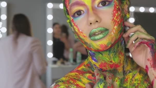 Meisje kunst make-up aquarel — Stockvideo
