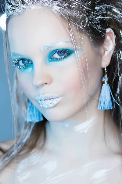 Face.Creative maquiagem inverno da menina bonita — Fotografia de Stock