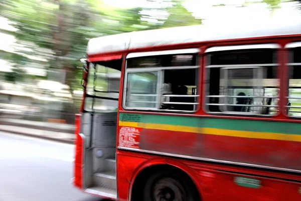 Czerwony Autobus Zmianę — Zdjęcie stockowe