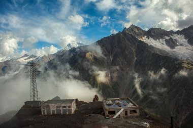 Güzel bir Caucasus dağ manzarası.