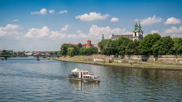 Krakow, Poland. View of the Vistula coast — Stock Photo, Image