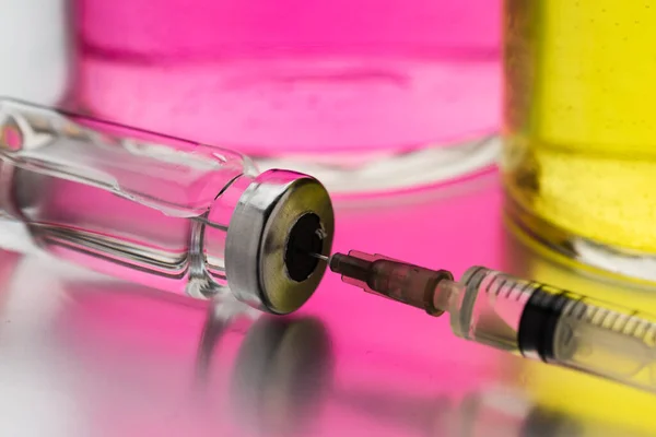 Ampullen Für Die Injektion Medizinische Glasflaschen Für Impfungen Transparente Flaschen — Stockfoto