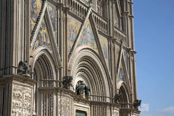 Orvieto Katedrali cephe detay