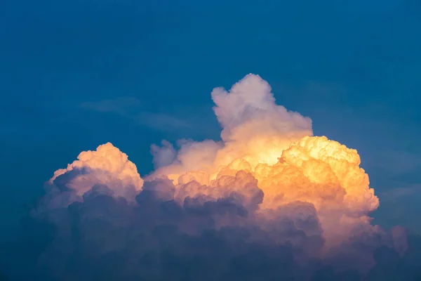 Akşamları gökyüzü