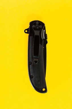 Siyah bıçak katlama