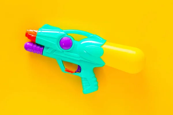 Plastik su tabancası