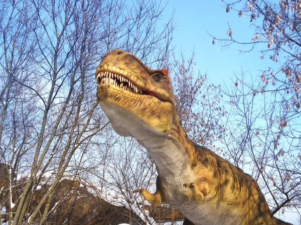 Tiranossauro, dinossauro da era pré-histórica — Fotografia de Stock