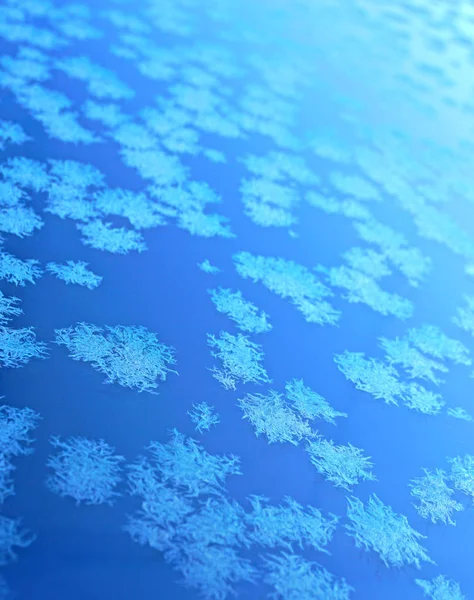Sněhová vločko. Makro fotografie skutečného sněhu krystal — Stock fotografie