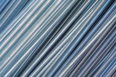 başlıklı metal çubuklar