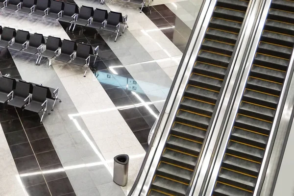 L'intérieur de l'aéroport. — Photo